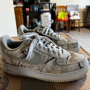 Nike Air Force 1 Low
Realtree White Mens size 8